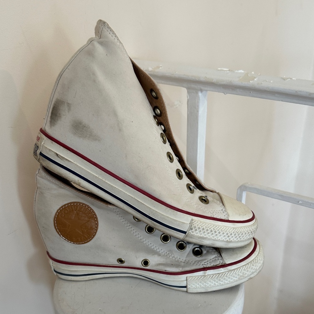 Converse Cream Platform Sneakers with Tan Patch NO INSOLES.
